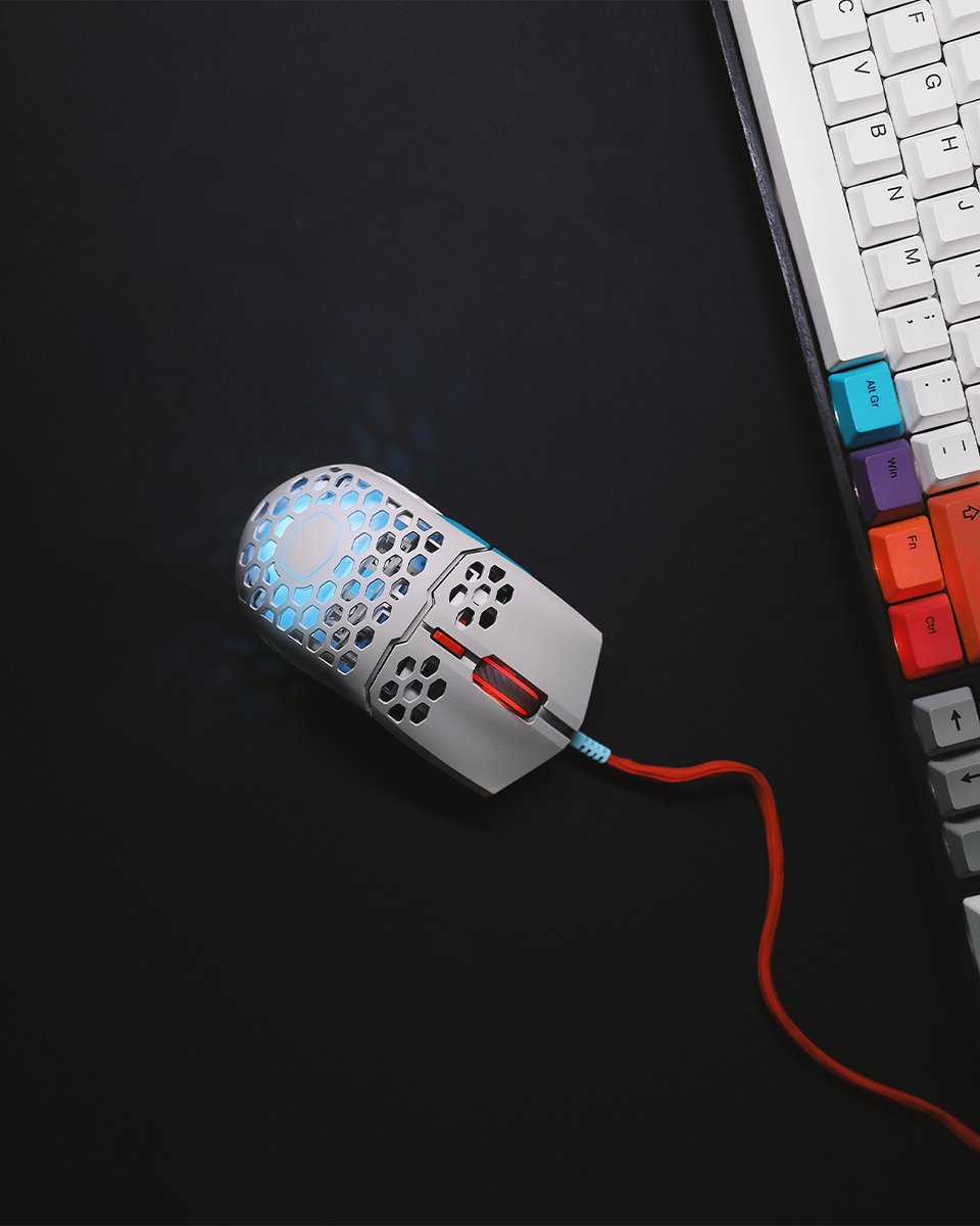 CoolerMasterGER's tweet photo. Ein bisschen Retro schadet nie👾
Besitzt du Dinge im Retro-Stil?
📷 MM711 | @wearemaxgaming
#CoolerMaster #MakeItYours #MasterMouse #MM711 #TGIF https://t.co/KSeNpYIHGD