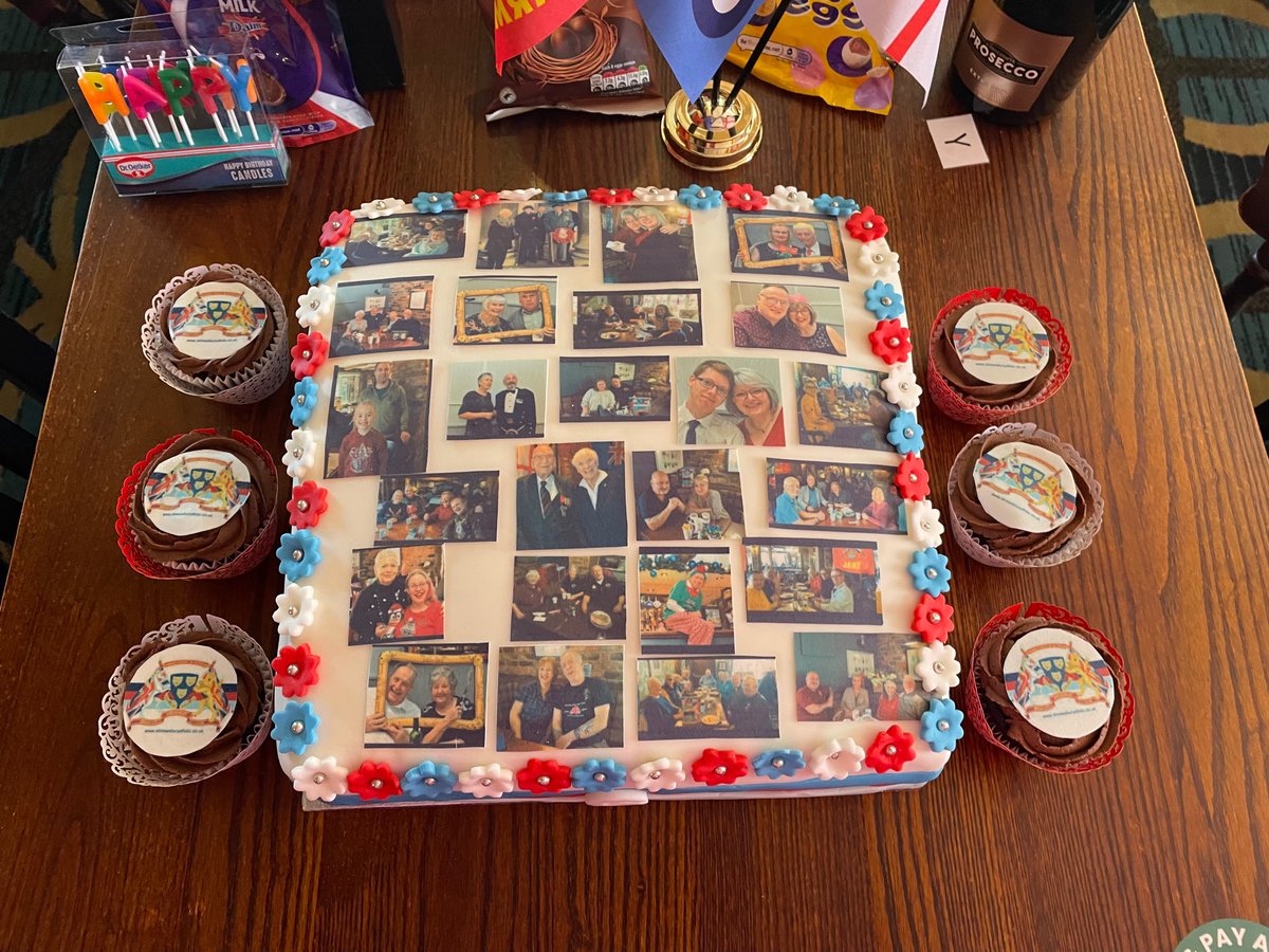 We had a fabulous cake to celebrate our 6th birthday, which was made by one of our members, Mandy.