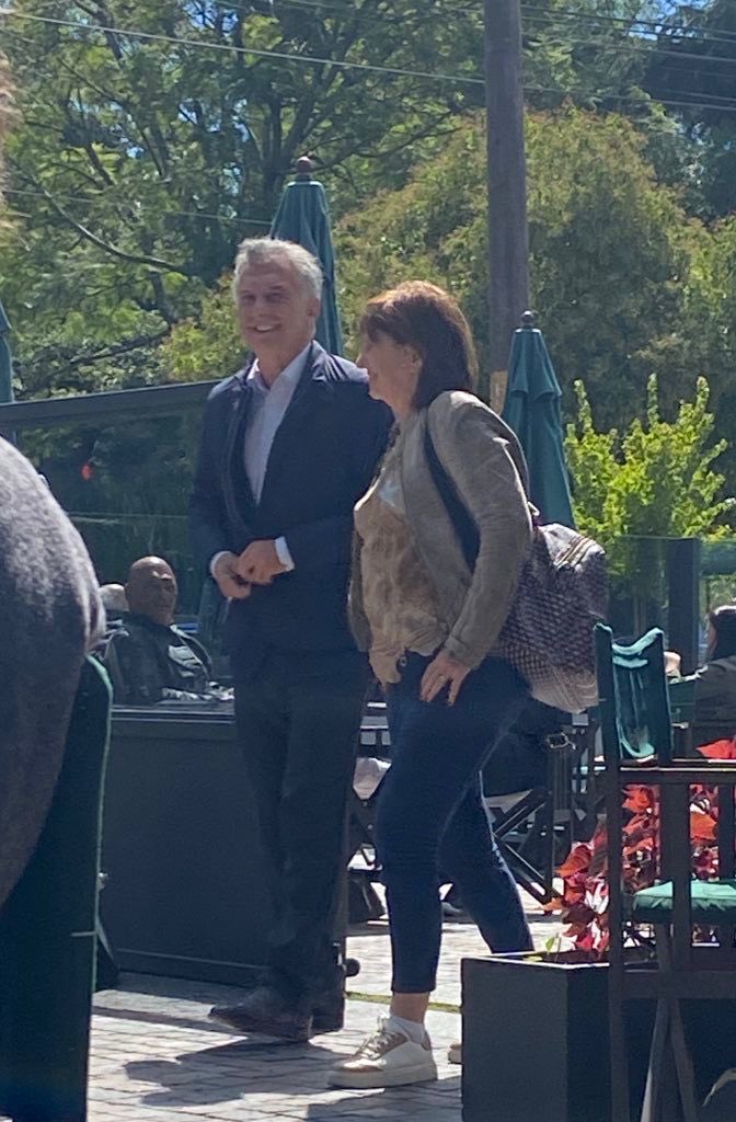 marcalpalazzolo's tweet photo. 🔴Pareja presidencial, en poco tiempo será confirmada. Me encanta! https://t.co/ggCg51eWnd