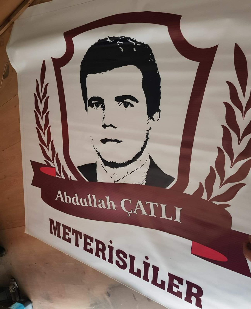 Kulis__Bilgi's tweet photo. Nevşehir Spor taraftar grubu Meterisliler'in her maç öncesi açtığı pankart..

"Yakarım bu dünyayı tek bir Türk'ü ezdirmem, Allah şahidim olsun sizi bu sokaklarda rahat gezdirmem."
#abdullahçatli  @Meterisliler https://t.co/lgBbtBUfMO