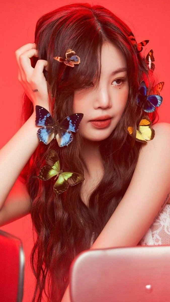 archivesoojin's tweet photo. soojin is a work of art https://t.co/amxsSMJbEJ