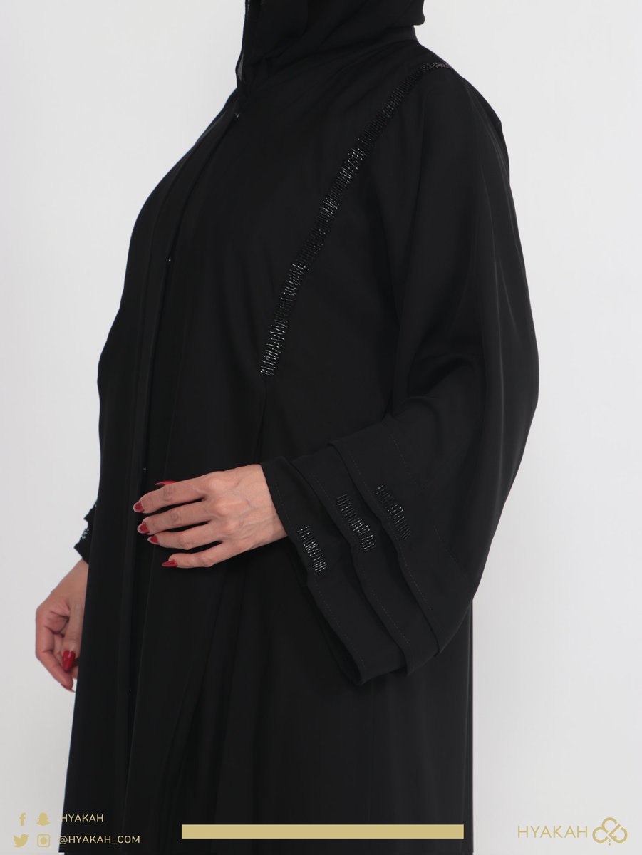 hyakah_com's tweet photo. عباية كريب سعودي مع كسرات وشك يدوي
كود العباية 7007

عباية سوداء بثلاث كسرات على الاكمام مزينة بشك يدوي أسود لامع ممتد على الجزء العلوي من العباية مع كسرة خلفية يعلوها شك هذه العباية مقفلة من الأمام بطقطق والكم اماراتي
سعر العباية : 249 ريال
#عبايات_حياكه #الرياض_الان #عبايات https://t.co/tZ4fS7vY1L