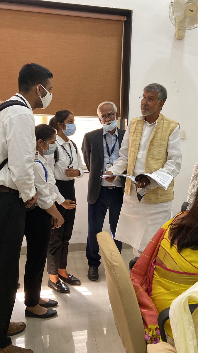 Stambh_org's tweet photo. We were honoured to share a moment with our inspiration Hon'ble @k_satyarthi @BBAIndia https://t.co/9HmIGseMHk