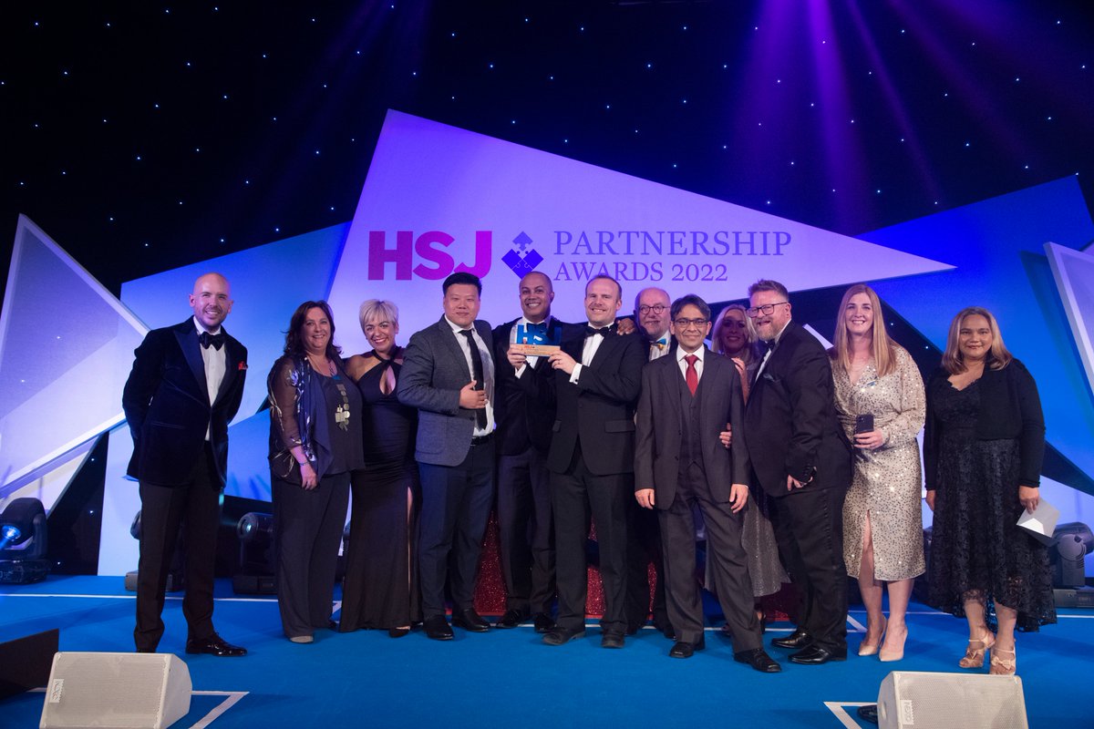 HealthInnovYH's tweet photo. ICYMI: Our work with @HullHospitals @AstraZeneca to improve #asthma care &amp; reduce carbon emissions from blue inhalers was named Environmental Sustainability Project of the Year at last night's @hsjpartnership awards. Congrats to everyone involved! 🥳🏆👏
https://t.co/OZjTbNSp8W https://t.co/pL4tqiNWVE