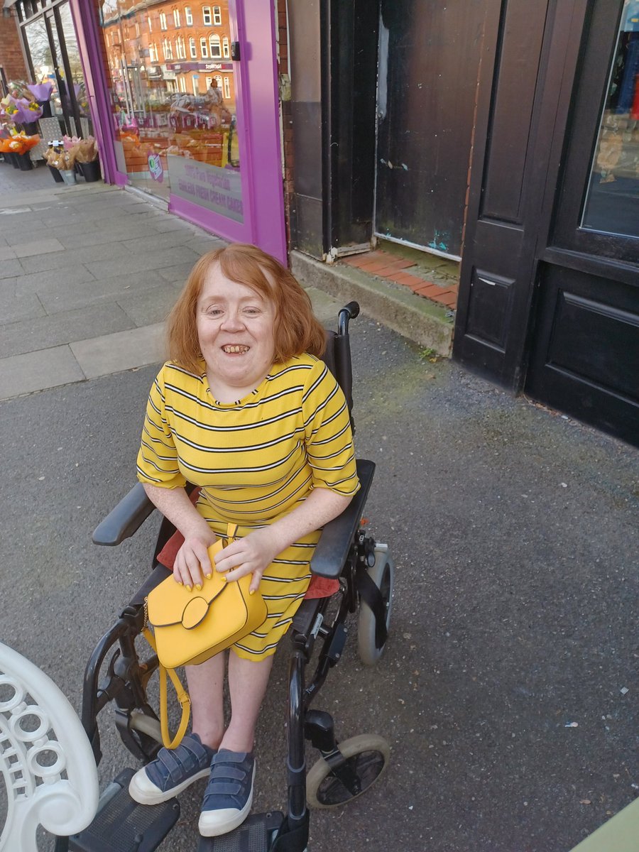 This photo of me was taken yesterday!

#disabledandcute #petitefashion #scoliosis #wheelchairfashion