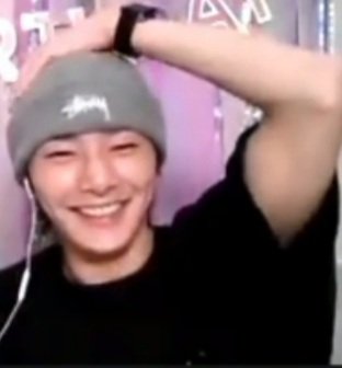04HANM1N's tweet photo. this                    with          this
changbin                          jeongin https://t.co/gjzuOzrCLG