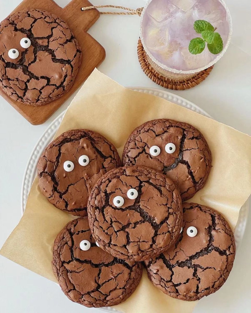 fattcute's tweet photo. Baking Diary | Cracked Brownie Cookies🍪🍪🍪
chocolate lover
Great afternoon tea
120g dark chocolate, 30g butter, 60g brown sugar, 1 egg (about 50g), 2g salt, 40g low-gluten flour, 2g baking soda, 30g heat-resistant chocolate
#cookies #chocolate https://t.co/jZEcyf5LCA