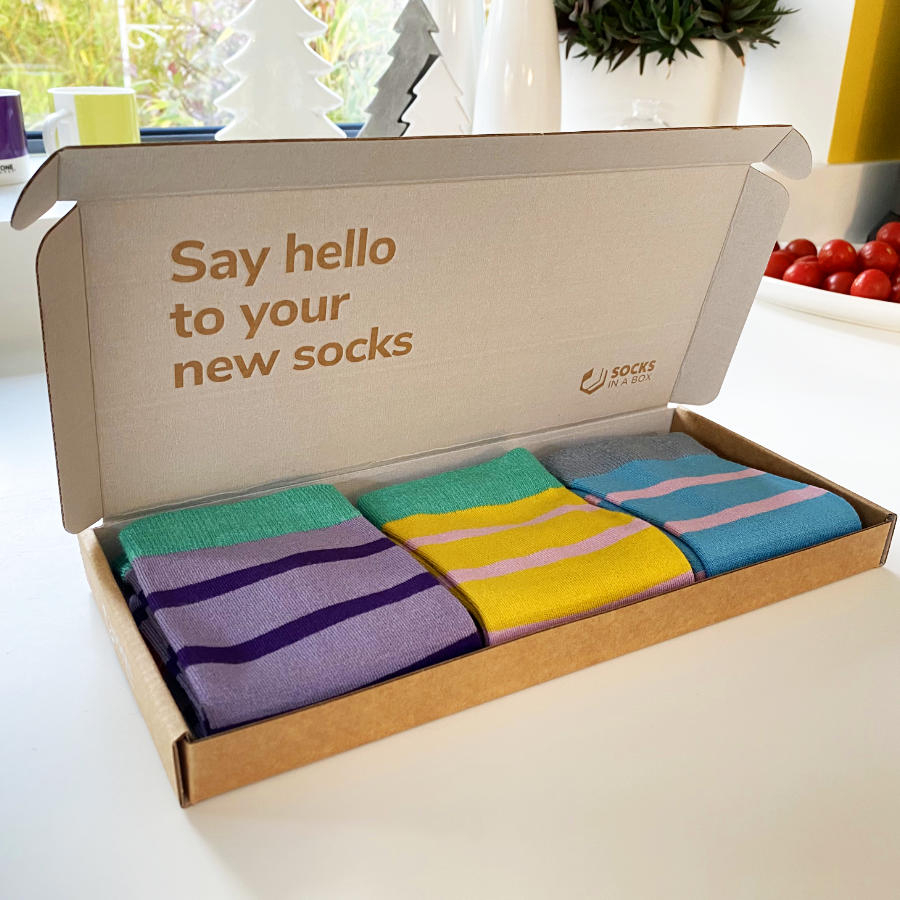 socks_in_a_box's tweet photo. A triple pair of stripey socks for her, say hello to our Hastings gift box 😍 Want 10% off? Enter SPRING10 at checkout! 🌼

https://t.co/GtPl7NHzAv #SockSubscription #SocksForGood https://t.co/HPYKKx6ZoP