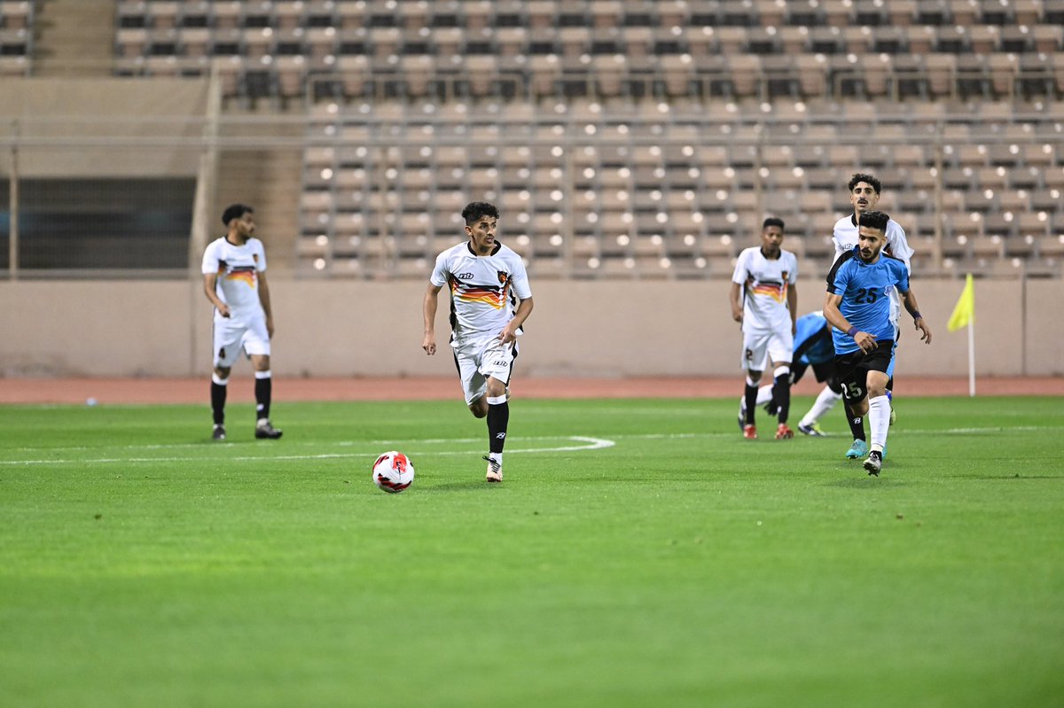 fornine49's tweet photo. نبارك للنجم نايف القحطاني 
@Nq_7_ 
لاعب فريق فورناين 
فوزه مع ناديه الصقور بدرع 
#دوري_الدرجة_الثالثة

تهانينا يا كابتن 🎉🎊 https://t.co/XZwvvBqYO1