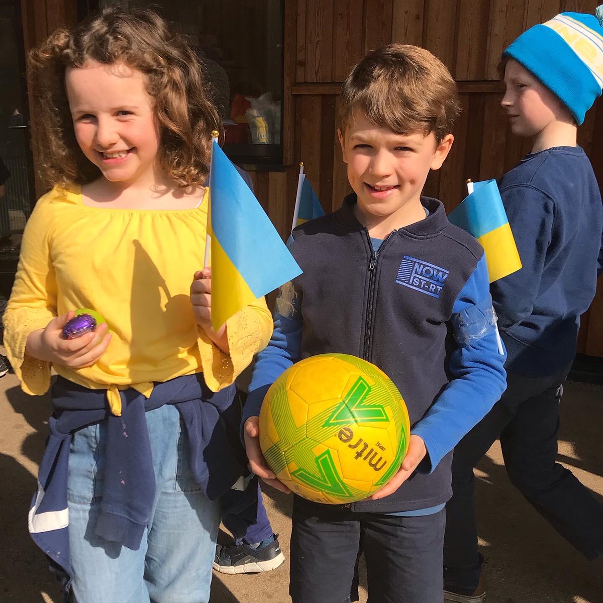 CranleighPrep's tweet photo. Today, pupils and staff were encouraged to come to school in the colours of the Ukrainian flag and all monies raised will be donated to The Ukrainian Humanitarian Appeal.
A total of £1,158 has been collected, thank you to everyone who has taken part.🇺🇦🇺🇦🇺🇦🇺🇦 https://t.co/jYuA1j9YD2