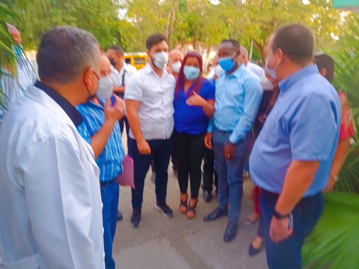HenryOmarVC1's tweet photo. #AhoraMismo visita @japortalmiranda Ministro del @MINSAPCuba la @ucmvccu le acompaña la Dra @GretzaP Directora Provincial de @DPSVillaClara,el Dr @CalixtoOrozco Rector,miembros del Consejo de Dirección la Presidencia de la @FeuVilla y la @ujc_ucmvc
@PresidenciaCuba @GeoPAlvarez https://t.co/1lCdOBQk1v