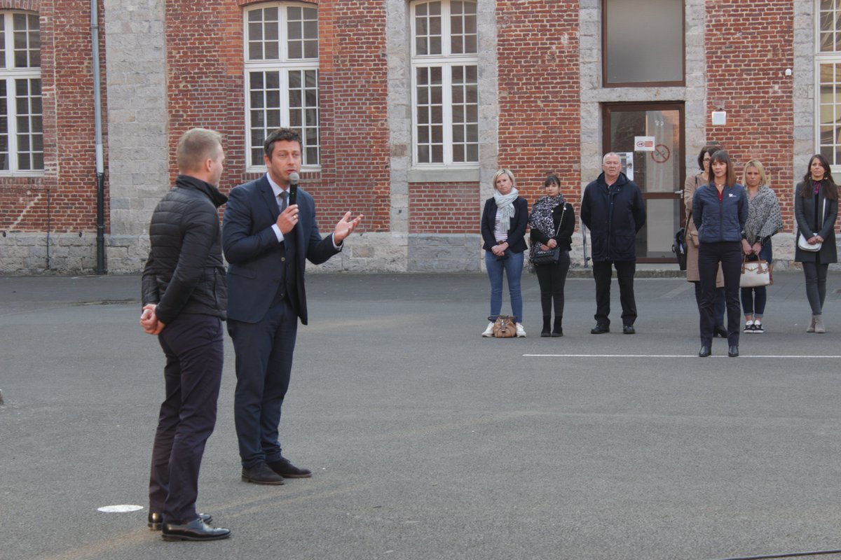 ChristopheCROC3's tweet photo. Ce matin la cérémonie des couleurs du Centre EPIDE de Cambrai accueillait Monsieur @NicolasSiegler, Vice Président du Département du Nord et Président de l'@Agglo_Cambrai, venu remercier les Volontaires et agents mobilisés avec la CAC dans l'action #SolidaritéUkraine https://t.co/WBgw1LVIXG