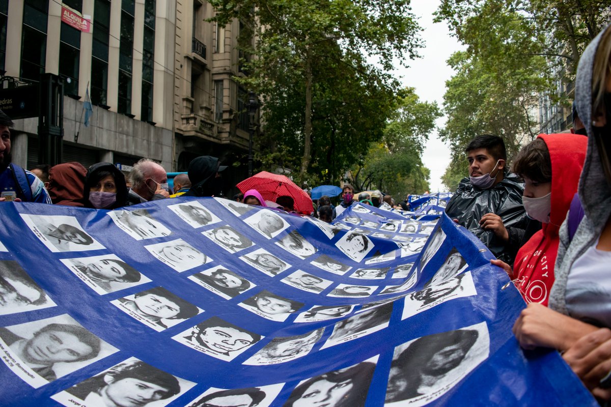 agrupacion3d's tweet photo. ✊🏻| Por los #30Mil desaparecidos y desaparecidas, la Agrupación 3 de Diciembre dijo PRESENTE en Plaza de Mayo. Por la memoria, la verdad y la justicia.

#NuncaMás #24Marzo https://t.co/yfCZBKoFs0