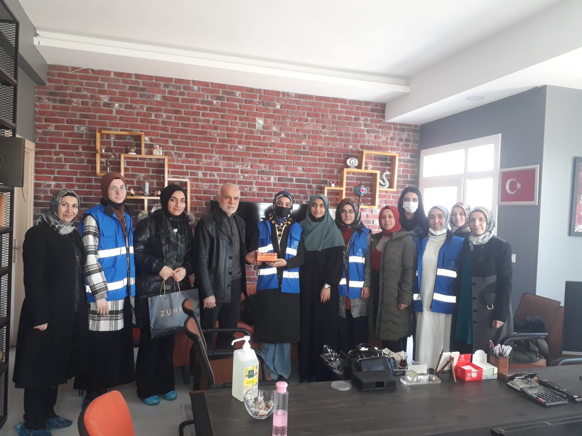 NigdeKYGM's tweet photo. "Tecrübeye Kulak Ver" etkinliğimiz kapsamında Fadimana Halisdemir Yurdumuz öğrencileri ile İlimizde hizmet veren SEM Rehabilitasyon merkezini ziyaret ettik🤝

İşletme sahibi Muharrem Çifçibaşı hocamıza misafirperveliğinden dolayı teşekkür ediyoruz🙋‍♂️

#TecrübeyeKulakVer https://t.co/wVw0pym9Cy
