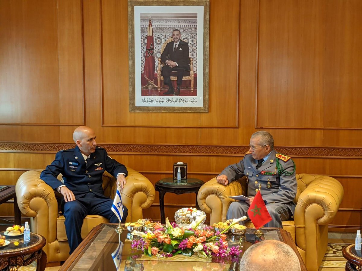 simonarann's tweet photo. 🇮🇱🇲🇦
وقّع الجانبان مذكرة تفاهم للتعاون العسكري واتفق على عقد لجنة عسكرية مشتركة للتوقيع على خطة عمل مشتركة للبلدين
بحث الجانبان المشاركة في مناورات دولية واستُعرضت التحديات الإقليمية والدولية وفرص التعاون العسكري في مجالات التدريب والتأهيل والمجالات العملياتية والاستخباراتية🇮🇱🇲🇦 https://t.co/JevfmTZuov