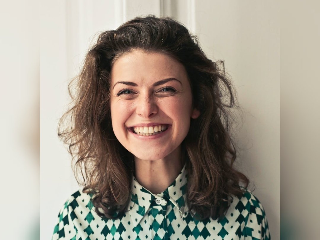 Finding a healthy resting position for the jaw is one of the first steps of treating TMD. A healthy jaw is free of signs and symptoms of TMD, and functions easily while being able to ‘rest’ and recover, helping the patient get back to smiling again! 

#dental #TMD