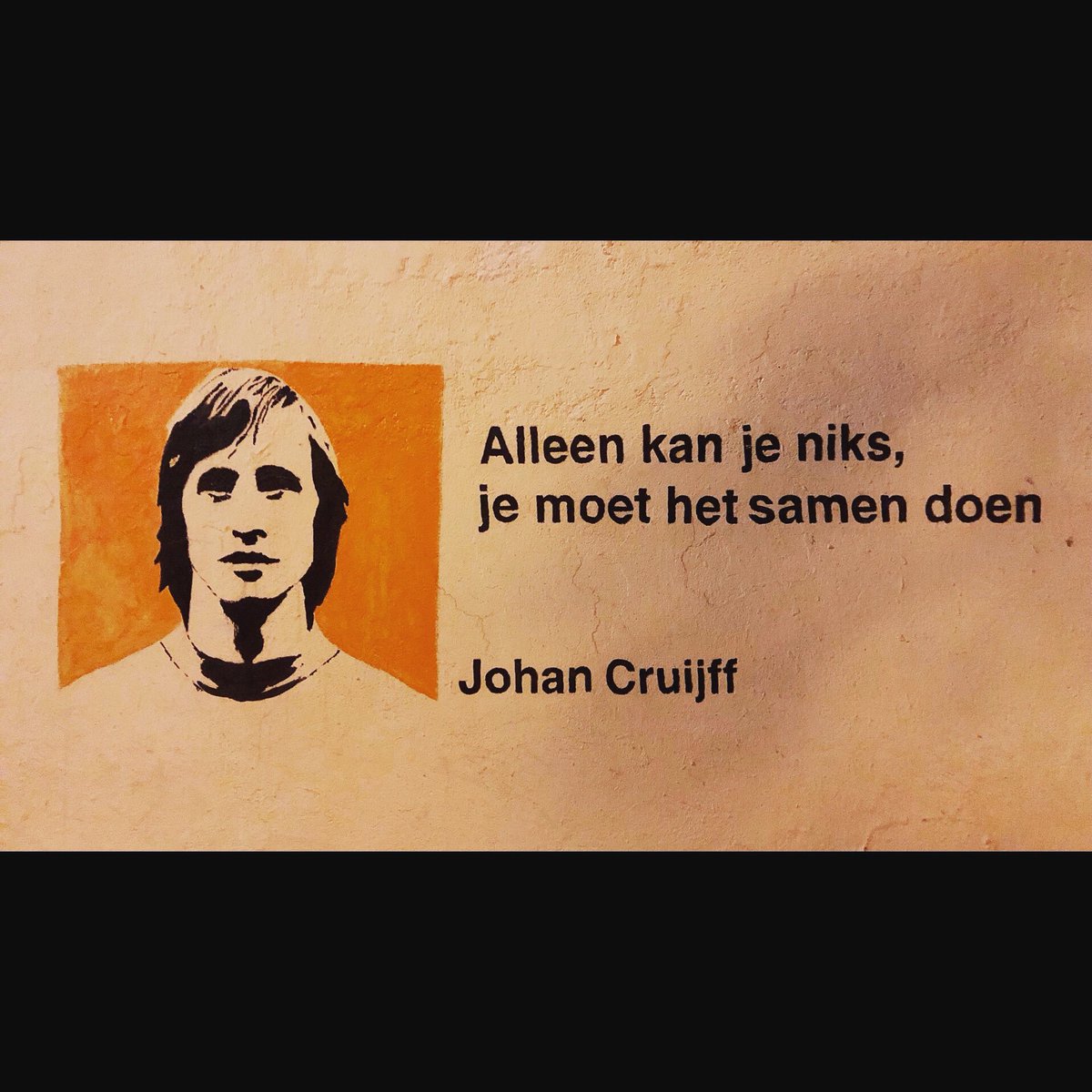 Johan Cruijff delivers the best en simple quotes and the are so true! You are missed! This picture was taken in Utrecht.

#quotes #johancruijff #team #Utrecht #wallpainting #graffiti ##street #art