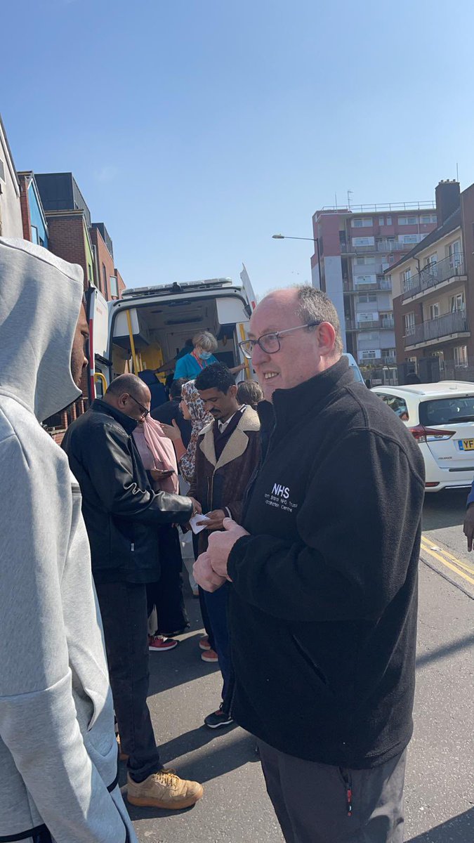 bristolhyc's tweet photo. Great day today!
Roving clinic was at Albasera mosque ,Stapleton road. Many people and small businesses involved. Great interesting conversations with the younger people about the vaccination.@BNSSG_CCG @cymyem @Talocommunity @BristolSomaliRC https://t.co/108MtW0hSb