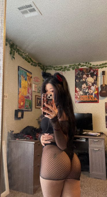 Meow meow <3 https://t.co/E0boWpXRvh