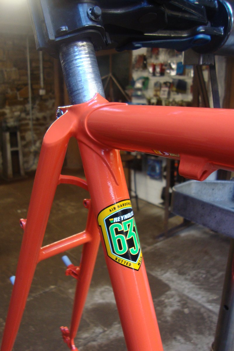 davebaillie2's tweet image. A 631 touring frame fresh back from the painters, in a colour to match the recent weather: &quot;Sunset Orange&quot;. Thanks to Mercian for doing a top notch job.

#framebuilding #madeinsheffield