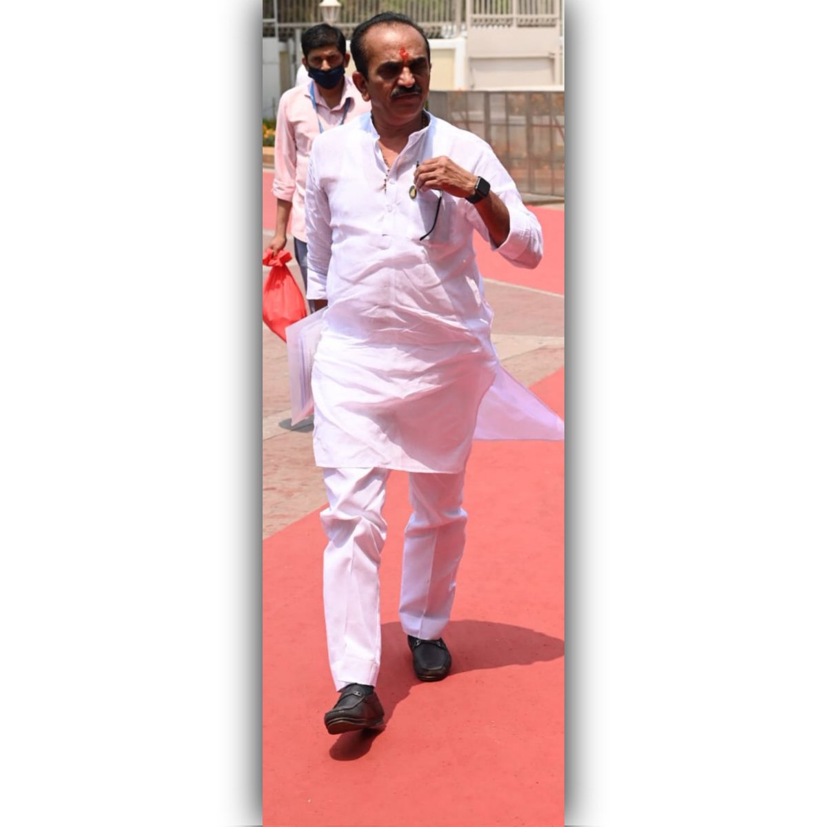 MohanraoAnna's tweet photo. विधिमंडळ अर्थसंकल्पीय अधिवेशनाचा आज शेवटचा दिवस पालकमंत्री मा.ना.श्री. अशोकराव चव्हाण साहेबांच्या मार्गदर्शनाखाली नांदेड जिल्ह्यातील अतिशय महत्वाचे व लोकहिताचे प्रश्न विधानसभेत मांडू शकलो याचे निश्चितच समाधान व आनंद आहे
#महाबजेट2022 #महाराष्ट्राचा_अर्थसंकल्प https://t.co/aqEiZWuxKq