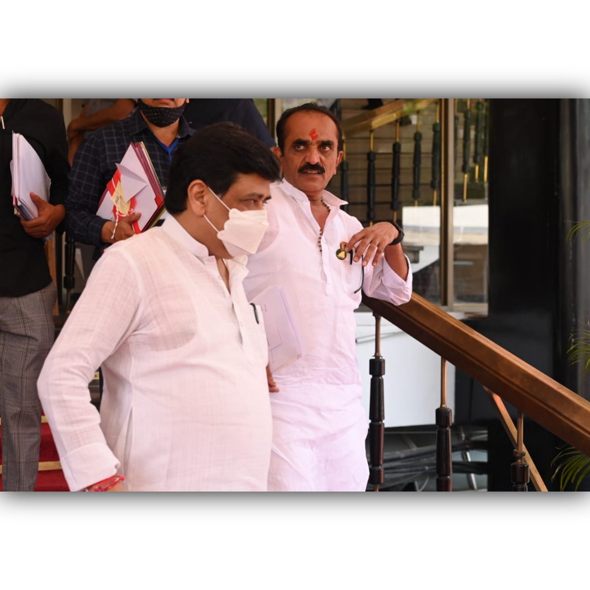 MohanraoAnna's tweet photo. विधिमंडळ अर्थसंकल्पीय अधिवेशनाचा आज शेवटचा दिवस पालकमंत्री मा.ना.श्री. अशोकराव चव्हाण साहेबांच्या मार्गदर्शनाखाली नांदेड जिल्ह्यातील अतिशय महत्वाचे व लोकहिताचे प्रश्न विधानसभेत मांडू शकलो याचे निश्चितच समाधान व आनंद आहे
#महाबजेट2022 #महाराष्ट्राचा_अर्थसंकल्प https://t.co/aqEiZWuxKq
