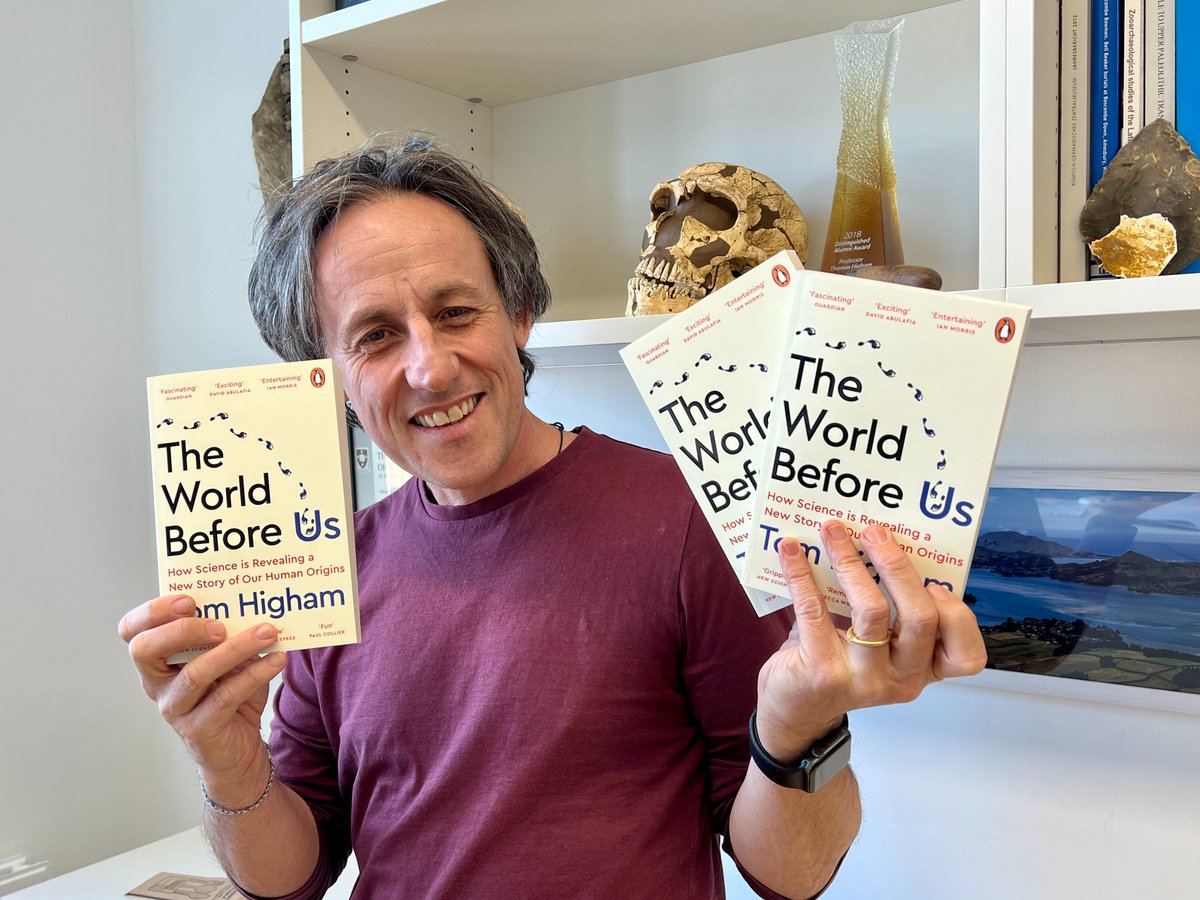 tommyhigham's tweet image. Very excited today to get my hands on the paperback edition of my book "The World Before Us". It's officially out in 2 weeks time, but you can pre-order it here on the @PenguinBooks website: (tinyurl.com/2p873jy8). Thanks as ever to @HardmanSwainson @VikingBooks + all friends!