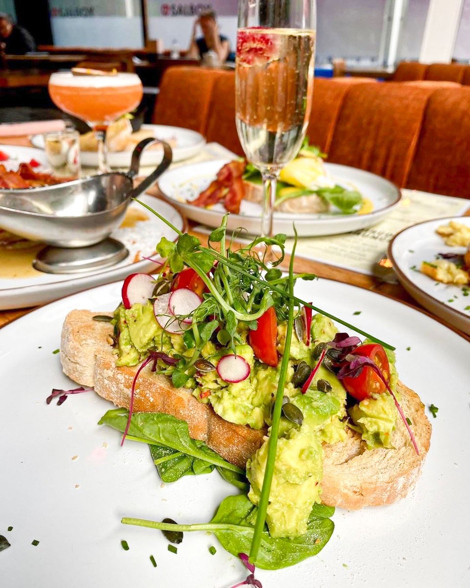 Joining us for brunch in the sun this weekend? Brunch served daily from 10am 👀☀️