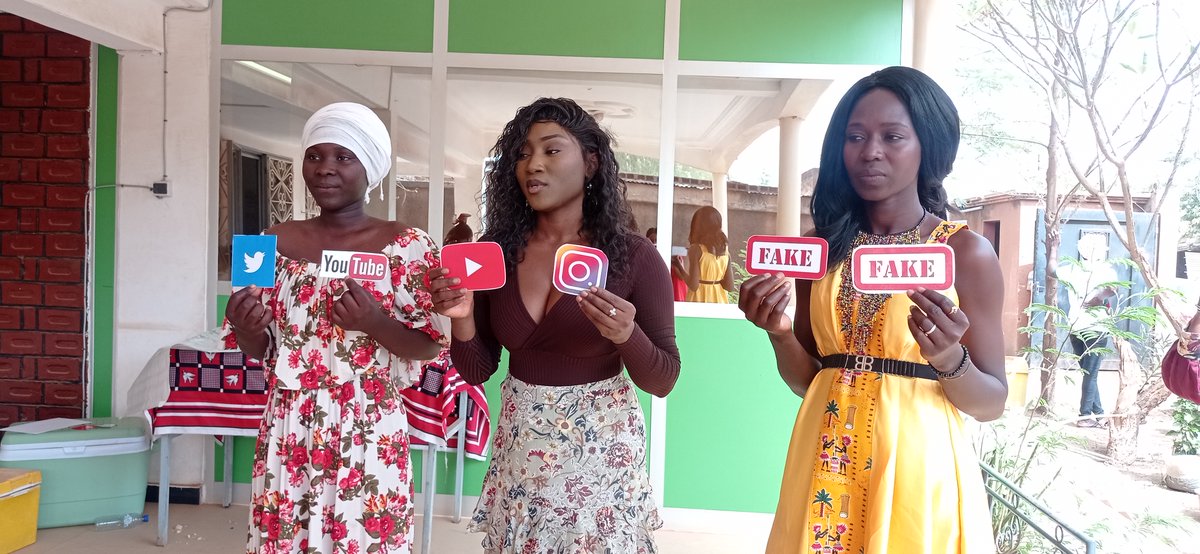 EducommuniK's tweet photo. 𝐀𝐓𝐄𝐋𝐈𝐄𝐑 𝐄𝐌𝐈 : 𝗙𝗶𝗻
EducommunicAfrik a organisé du 22 au 24 mars 2022 un atelier d’Education aux Médias et à l’Information (#EMI) sur le thème : « #Médias Sociaux et Troubles de l’Information (#MESTI) » au profit de 20 jeunes de Ouagadougou
Facilitatrice : @RokiaMalika https://t.co/Jbu7cwywha