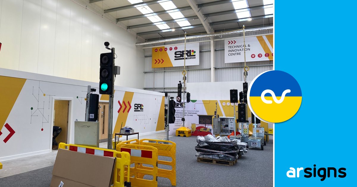 ArSigns's tweet image. We're celebrating #teamwork for today's
#FineSignFriday with our collaborative project for the
new Technical &amp;amp; Innovation Centre of @SRLTraffic. From the great #design provided by @fig_agency, to paintwork from @modeinteriors, all topped off by our #signage and #graphics