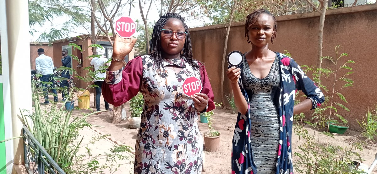 EducommuniK's tweet photo. 𝐀𝐓𝐄𝐋𝐈𝐄𝐑 𝐄𝐌𝐈 : 𝗙𝗶𝗻
EducommunicAfrik a organisé du 22 au 24 mars 2022 un atelier d’Education aux Médias et à l’Information (#EMI) sur le thème : « #Médias Sociaux et Troubles de l’Information (#MESTI) » au profit de 20 jeunes de Ouagadougou
Facilitatrice : @RokiaMalika https://t.co/Jbu7cwywha