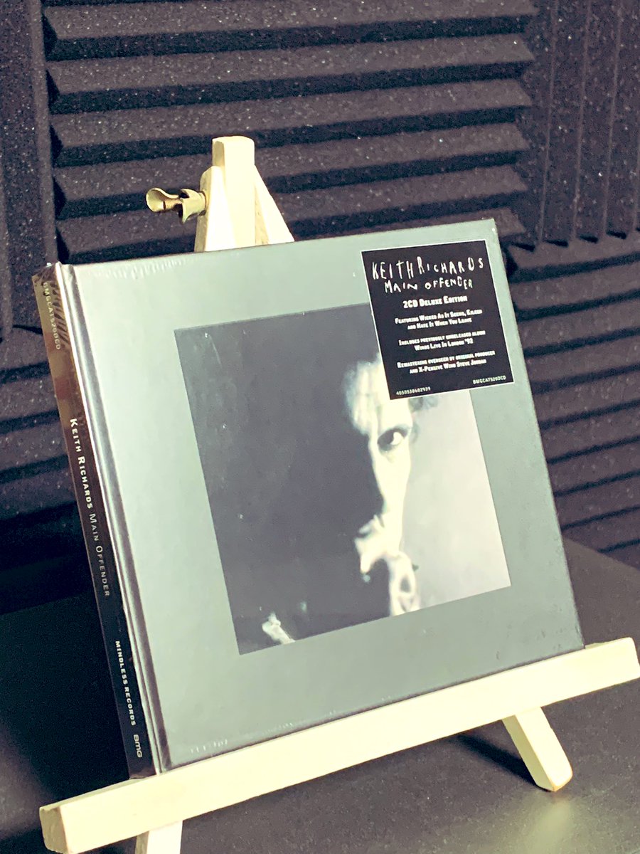 ktbanquet's tweet photo. Keith Richards
「Main Offender 30th Anniversary Edition」
久しく聴いていなかった作品だけど年齢を重ねた今改めて聴くと渋いとは違う大人の不良感にやられた。イキっているワルではなく雰囲気だけ飲み込まれそうなワル。やっぱりキースはカッコいい。
#KeithRichards
#mainoffender https://t.co/wX4hDEFtXO