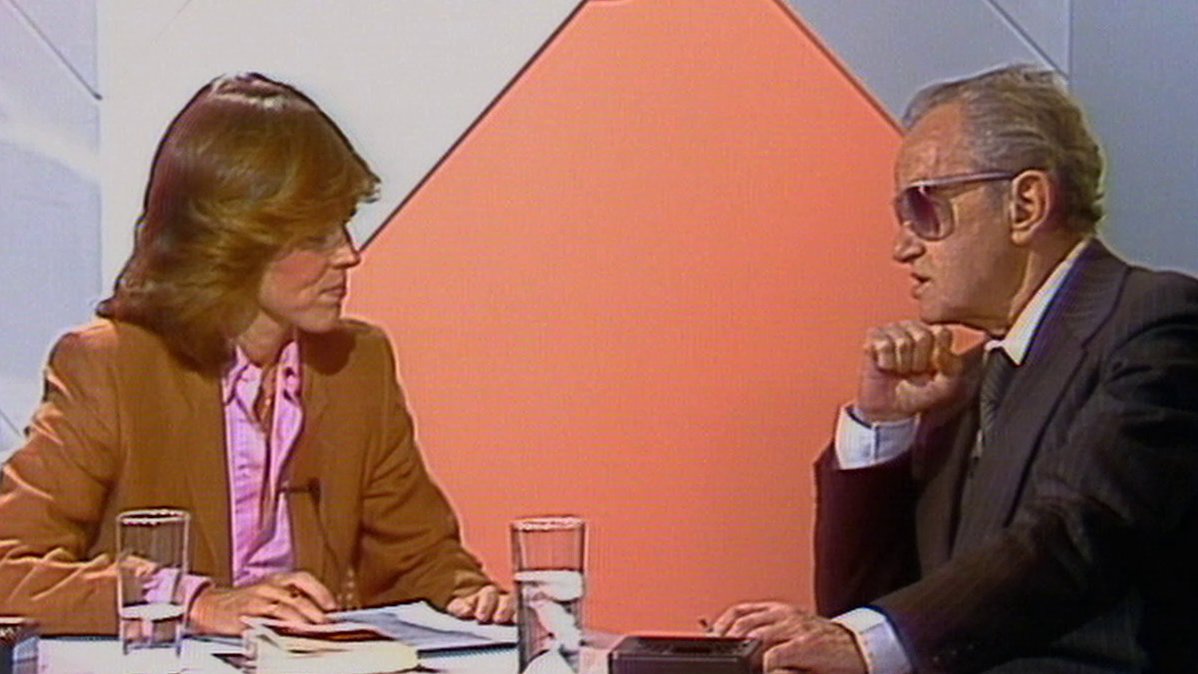 Impres_TVE's tweet photo. Nuestro #Imprescindibles de mañana, Juan Rulfo, fue un hombre misterioso y enigmático. Pero a pesar de que se prodigaba poco en los medios, dos de sus mejores entrevistas las concedió en España: a Joaquín Soler Serrano en 1977 y a Mercedes Milá en 1983. https://t.co/itak8MVuY9