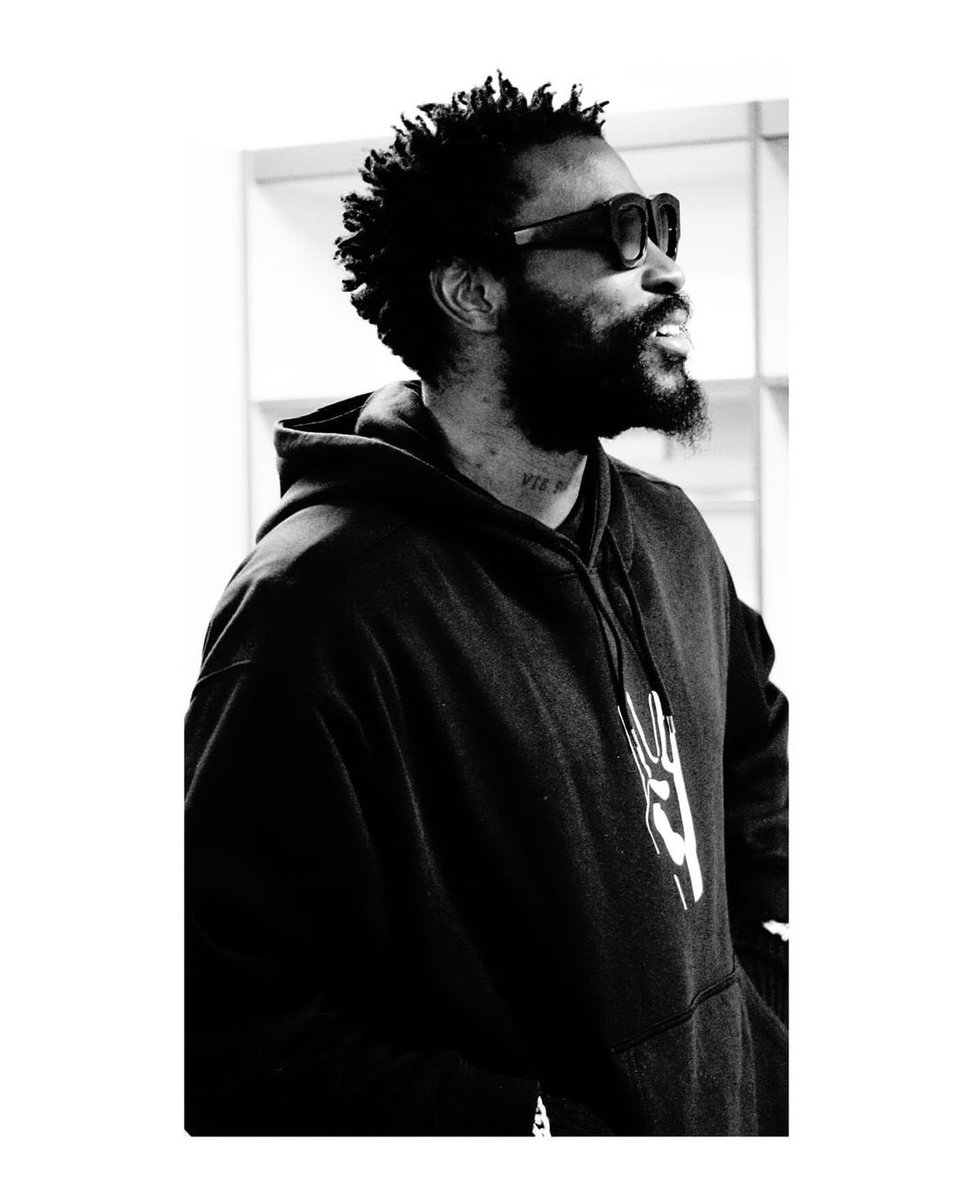 ThisIsDamso's tweet image. Le message de Damso dans sa dernière storie. 

« Une grosse année avant le départ » 🖖🏿