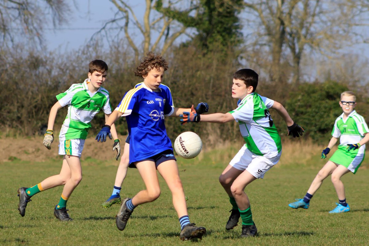 Some more great action shots from <a href="/PiccoloFrekkolo/">Elle Wade</a> of this morning’s Cooney Cup game, Donacarney v Duleek. Super work!
