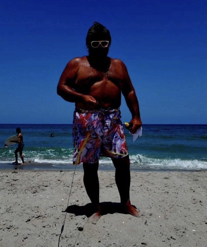 LargeCrunch's tweet image. 本月发行了一张民间专辑《基辅上空的纸飞机》，讲述了这场冲突，这对我的情感影响。 第一首曲目已经奠定了所有关于它是什么样子，找出乌克兰是什么,无论是好还是坏等