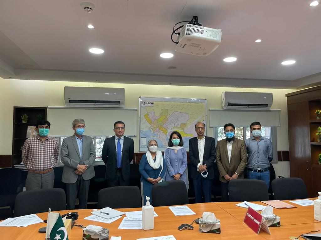 PKDeworming's tweet photo. Minister for Health, Sindh, Dr. @AzraPechuho chaired a review meeting for the Sindh Deworming Initiative (SDI) with the Technical Assistance Partners @IRDGlobal on 25th March, 2022 at @EocSindh Karachi.
Technical partners shared the details of the SDI in 2021 that dewormed (1/2) https://t.co/HYLo5eLKAT