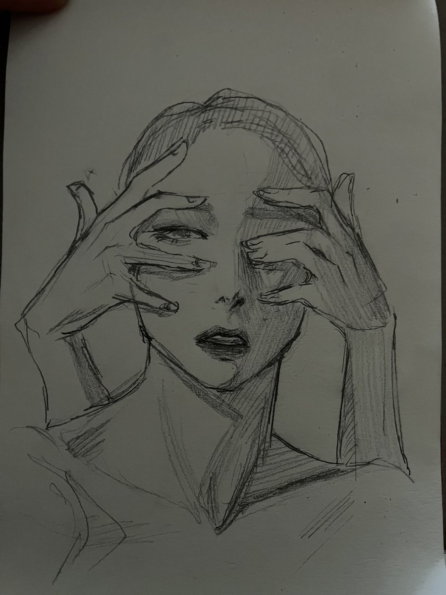 ematurist's tweet image. sketching in school heehee #sketch #artmoots #schoolsketch #art #artwork