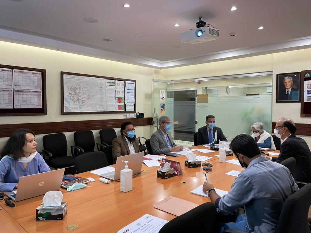 PKDeworming's tweet photo. Minister for Health, Sindh, Dr. @AzraPechuho chaired a review meeting for the Sindh Deworming Initiative (SDI) with the Technical Assistance Partners @IRDGlobal on 25th March, 2022 at @EocSindh Karachi.
Technical partners shared the details of the SDI in 2021 that dewormed (1/2) https://t.co/HYLo5eLKAT