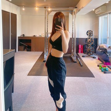 ダレノガレ明美 美乳あらわなトレーニング中の姿を公開 完ぺきなボディ スタイル抜群やん All About News