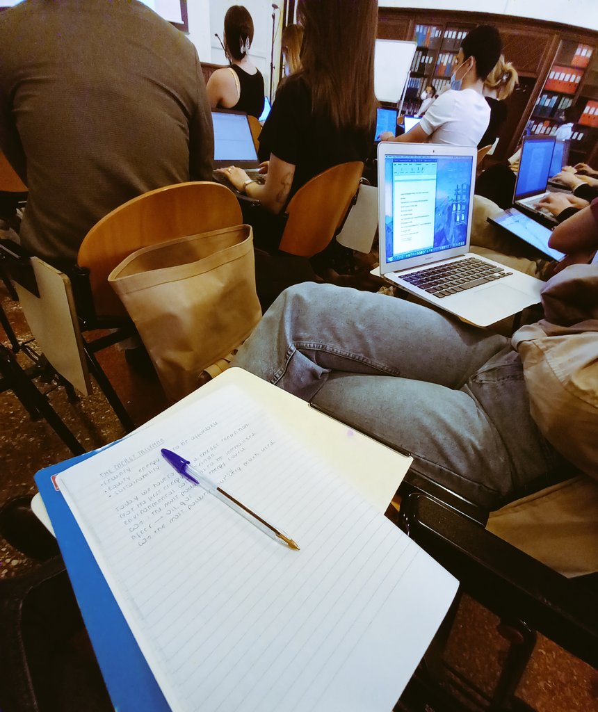 Μartina 🧱 tweet media