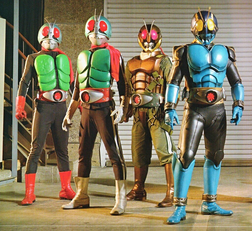 ルミナス 特撮を見ていない人なら騙せる 仮面ライダー の最終回は 仮面ライダー1号 2号 3号 4号が力を合わせてショッカー首領を倒す話 その際に3号 Amp 4号が命を落としたので 公式での3号ライダーは次回作の主役の仮面ライダーv3 4号ライダーは