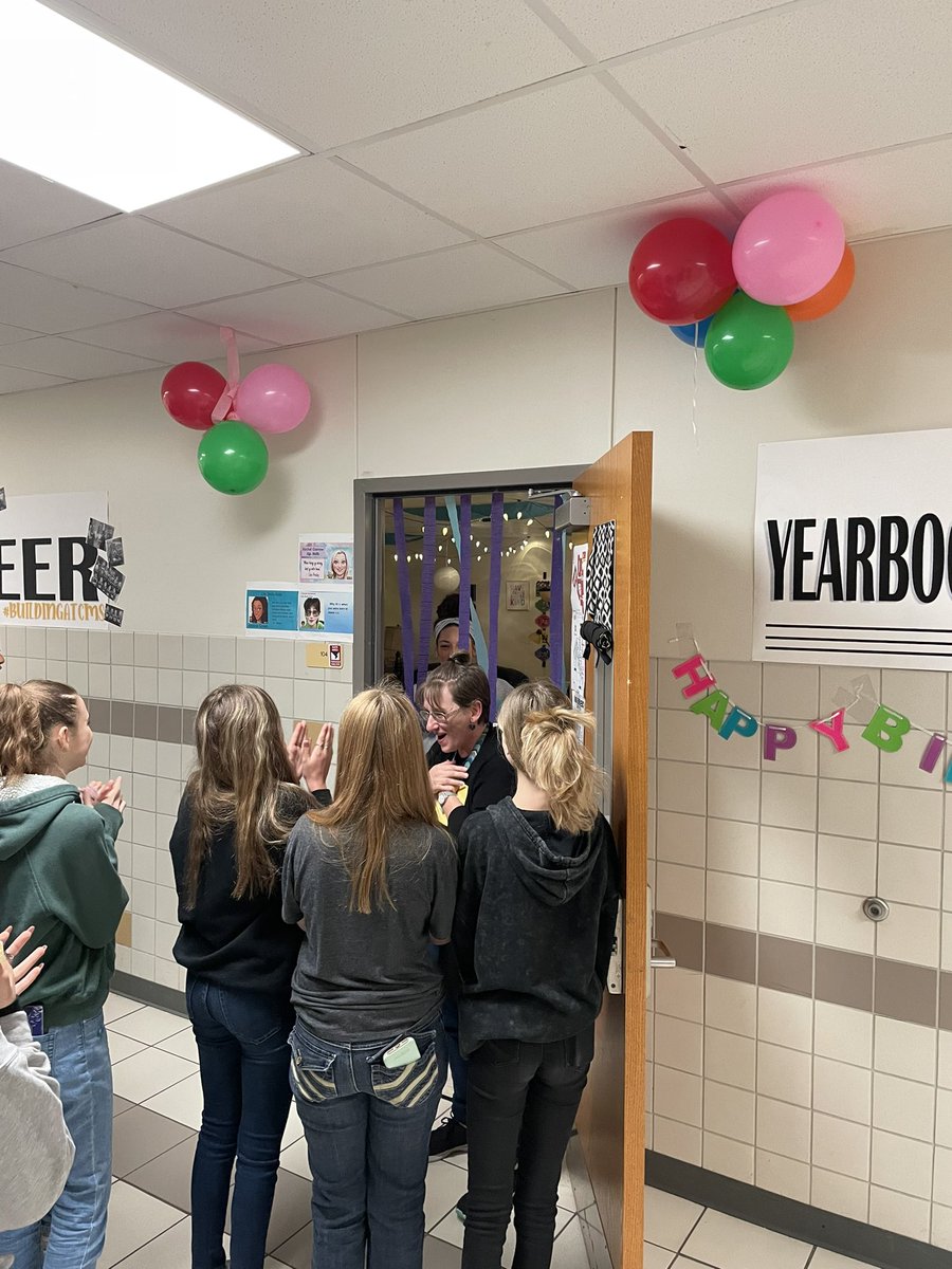 CrandallMiddle's tweet photo. This right here. Mrs.Scherzer is our designated “birthday person”. She decorates, blows up balloons and makes everyone feel special on their day. Today is HER birthday and a class stopped by to sing to her! Look at that face. 😊 Thanks, Ms. Estell. #buildingatcms https://t.co/H9IhQS6fdz