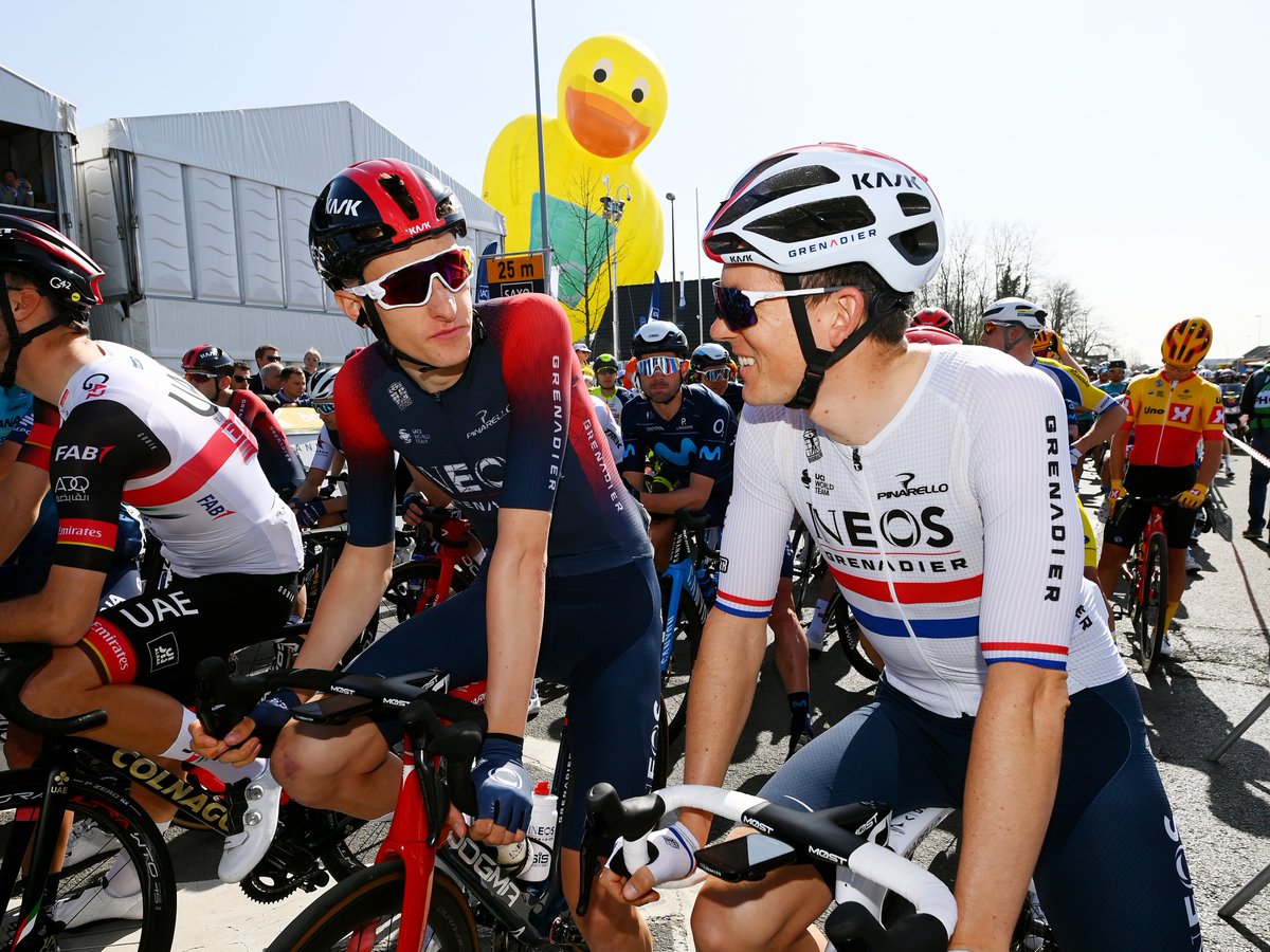 It's not every day you get photo-bombed by a yellow inflatable duck 🦆🙈 @benjeturner @swiftybswift #E3SaxobankClassic
