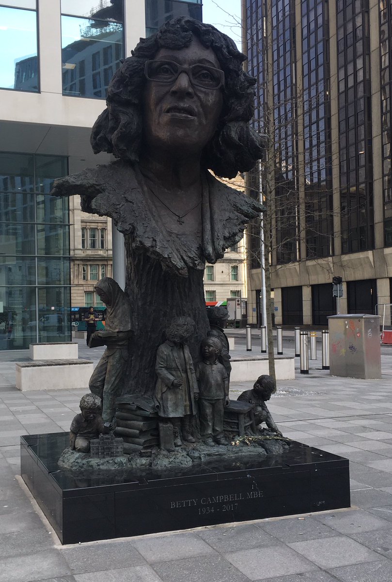 Ysbrydiolaeth gan Betty Campbell ar y ffordd i gynhadledd <a href="/Plaid_Cymru/">Plaid Cymru 🏴󠁧󠁢󠁷󠁬󠁳󠁿</a>