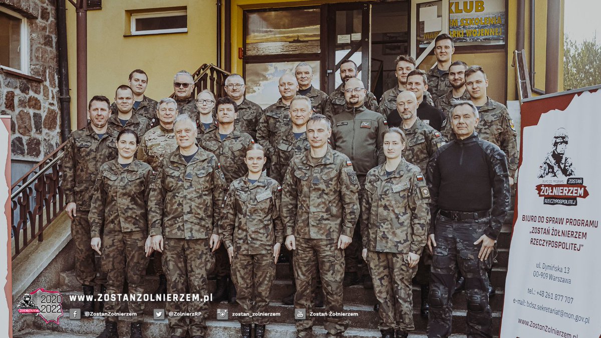 ZolnierzRP's tweet photo. Przeszkoliliśmy wspólnie z #CSMW w #Ustka na kurs #KPP 18 koordynatorów z #klasawojskowa i członków #PROobronni. W sumie to już 150 osób, które potrafią profesjonalnie udzielić pomocy potrzebującym💪
___
#WojskoPolskie
#ZostańŻołnierzem #WCR https://t.co/p3Hnd9OOJW