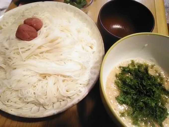あおさとろろで
めちゃくちゃそうめんをすする! 