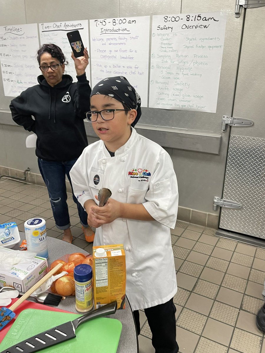 PowhatanHS's tweet photo. Future Chefs…these kids are amazing! Thank you to our Sodexo partners for sponsoring! 👨‍🍳👩‍🍳 https://t.co/H0NE1VkhPG