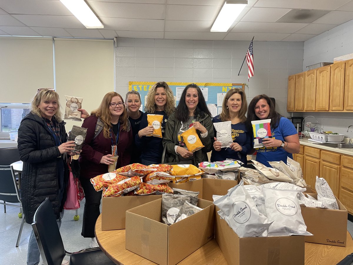 dbabst136's tweet photo. Ben Franklin is popping with excitement over our Double Good Popcorn! Thank you SO much! #doadoublegood ⁦@BenFranklinES⁩ https://t.co/xBt307luoX