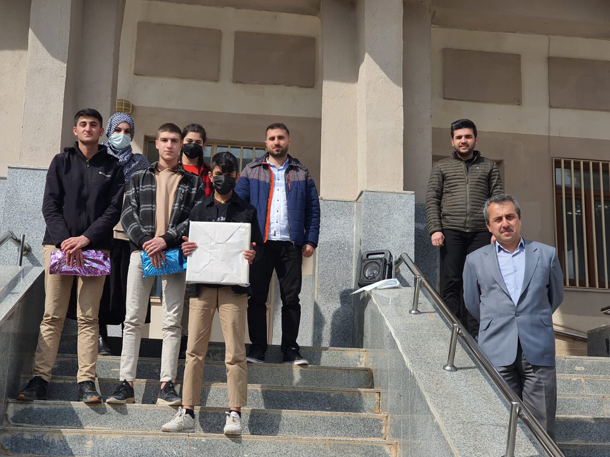 Okulumuzda sınıflar arası F klavye yarışması yapıldı. Düzenlenen klavye yarışmasının kazananlarına ödülleri verildi.  Kazanan öğrencilerimizi tebrik ederiz